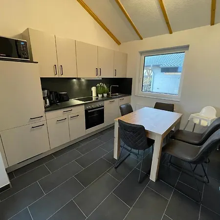 G12 In Eckwarderhoerne Mit Gartenhaus * 부차딩엔