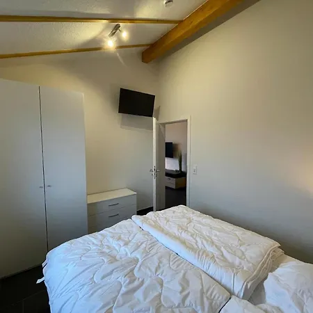 בית נופש G12 In Eckwarderhoerne Mit Gartenhaus