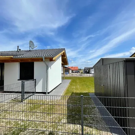 G12 In Eckwarderhoerne Mit Gartenhaus 부차딩엔
